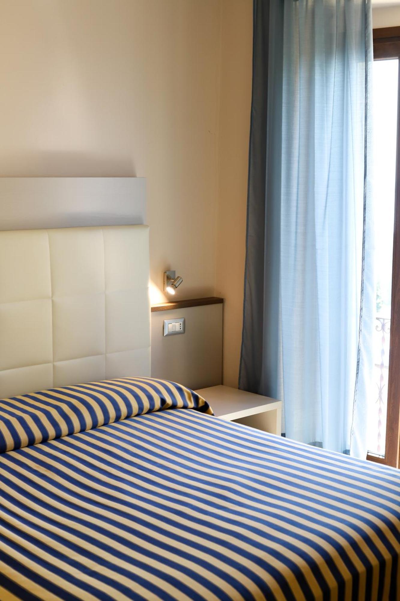 San Rocco Relais Aparthotel Soiano Del Lago Exterior photo