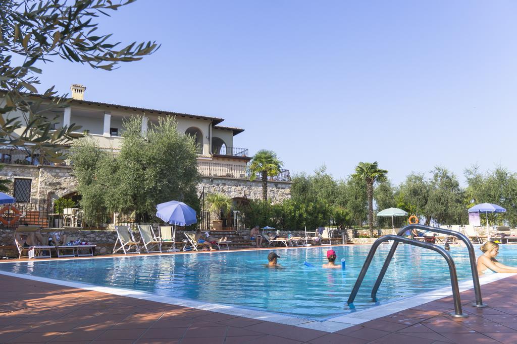 San Rocco Relais Aparthotel Soiano Del Lago Exterior photo