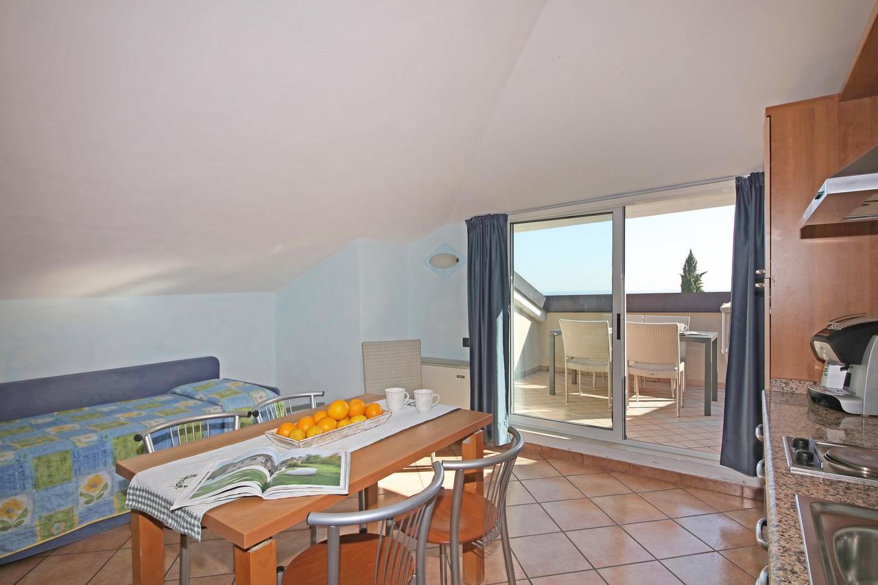 San Rocco Relais Aparthotel Soiano Del Lago Exterior photo